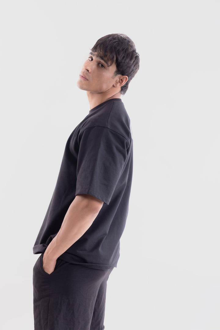 Bold Arc Oversize T-shirt