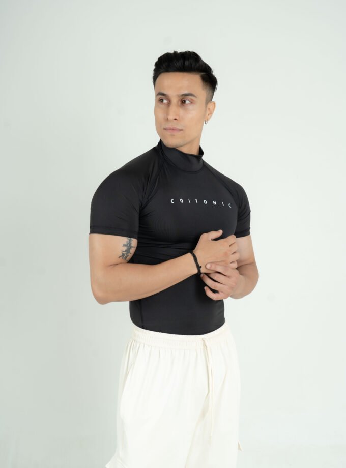 Compression Half Sleeves High Neck T-shirt - Medium, Black